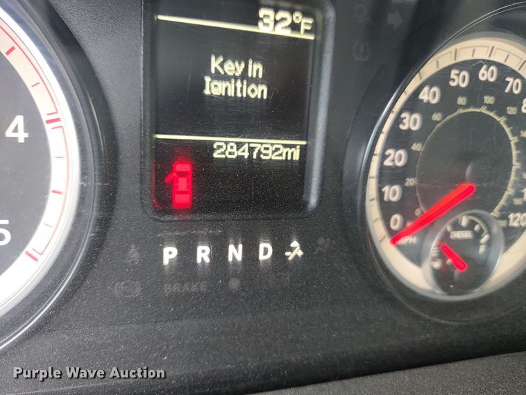 image for item DT7026 2016 Dodge Ram 4500HD flatbed truck