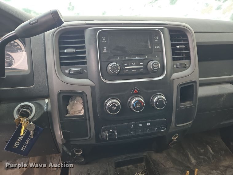 image for item DT7026 2016 Dodge Ram 4500HD flatbed truck