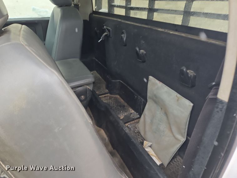 image for item DT7026 2016 Dodge Ram 4500HD flatbed truck