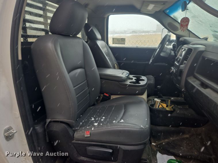 image for item DT7026 2016 Dodge Ram 4500HD flatbed truck