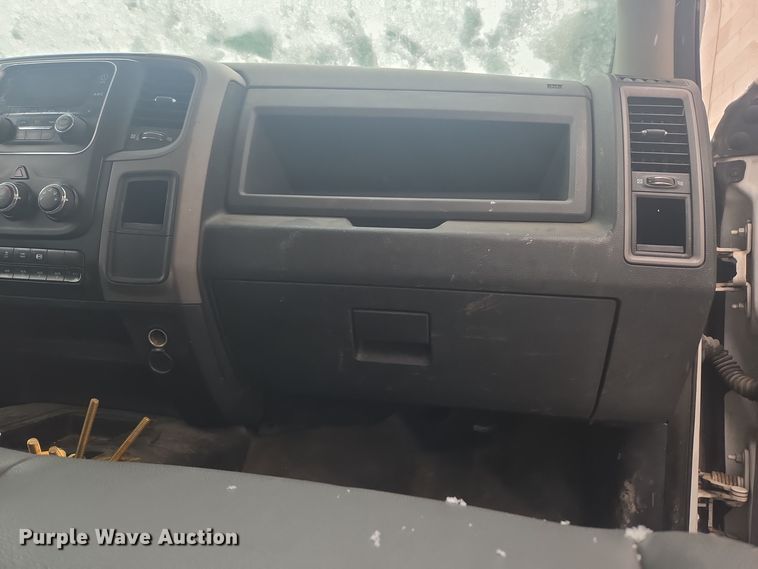 image for item DT7026 2016 Dodge Ram 4500HD flatbed truck