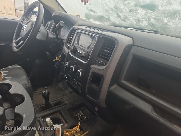 image for item DT7026 2016 Dodge Ram 4500HD flatbed truck