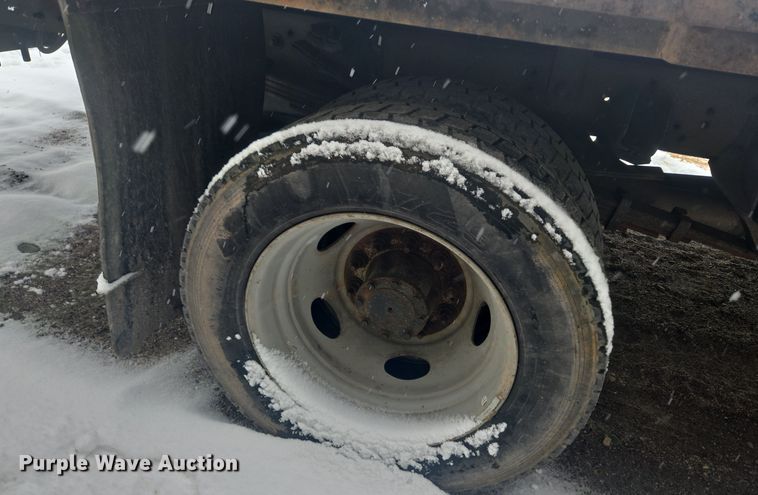 image for item DT7026 2016 Dodge Ram 4500HD flatbed truck