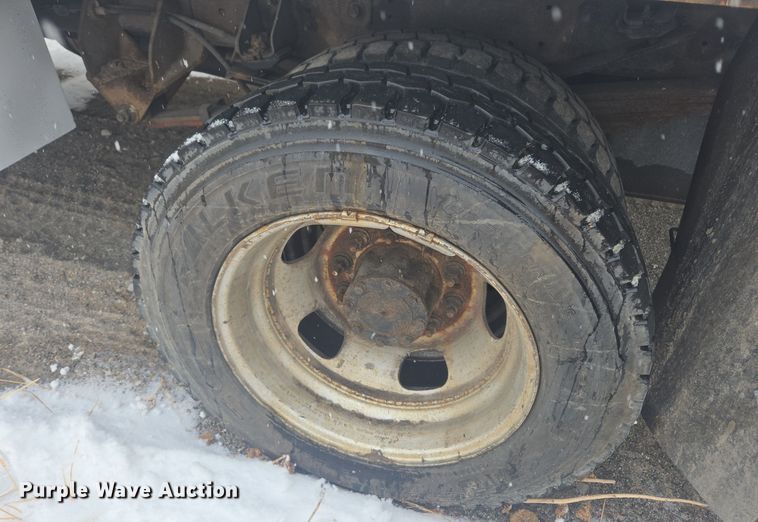 image for item DT7026 2016 Dodge Ram 4500HD flatbed truck