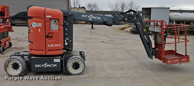 image for item DT7582 2017 Skyjack SJ30 ARJE boom lift