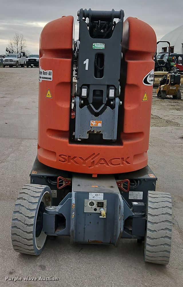 image for item DT7582 2017 Skyjack SJ30 ARJE boom lift