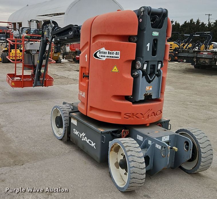 image for item DT7582 2017 Skyjack SJ30 ARJE boom lift
