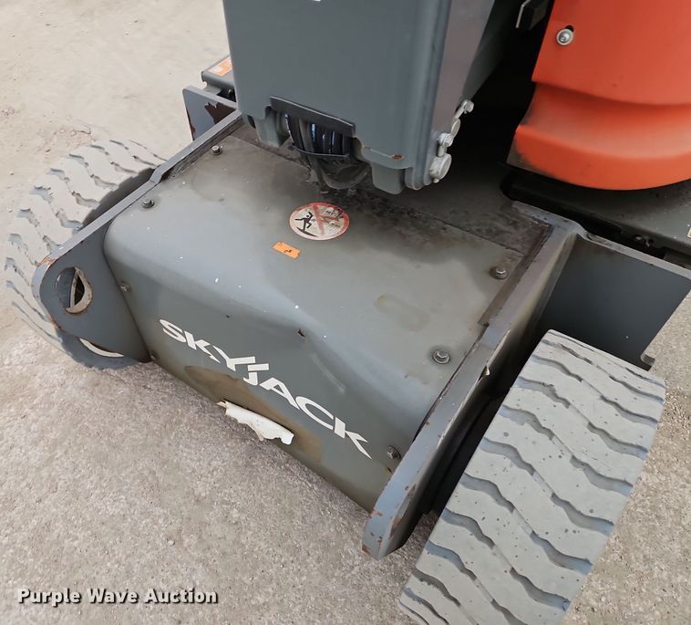 image for item DT7582 2017 Skyjack SJ30 ARJE boom lift
