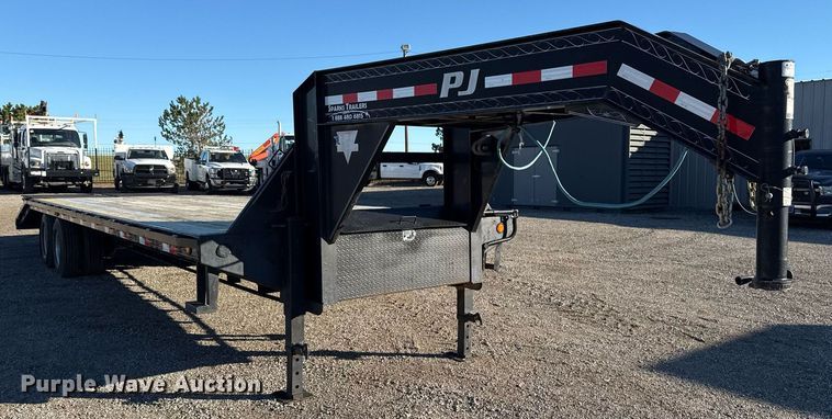 image for item EG2283 2015 PJ Trailers equipment trailer