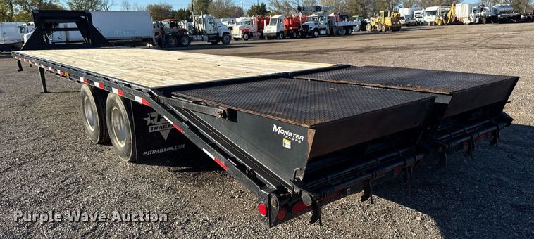 image for item EG2283 2015 PJ Trailers equipment trailer