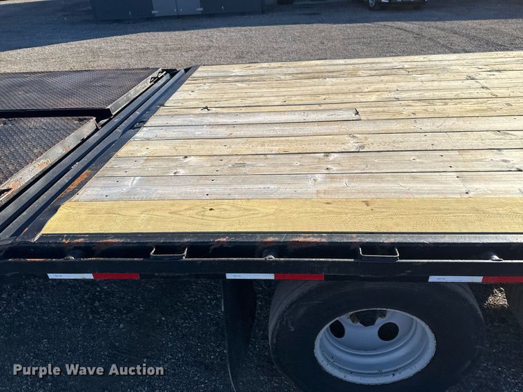 image for item EG2283 2015 PJ Trailers equipment trailer