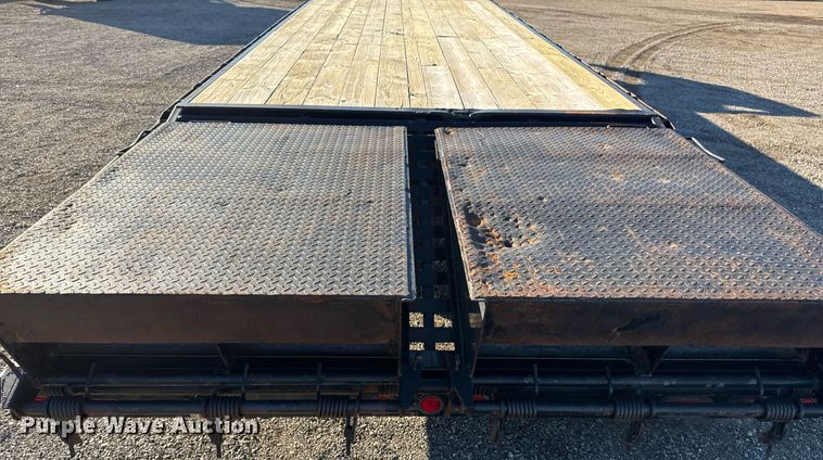 image for item EG2283 2015 PJ Trailers equipment trailer