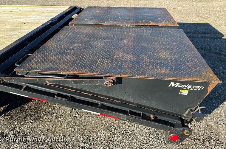 image for item EG2283 2015 PJ Trailers equipment trailer