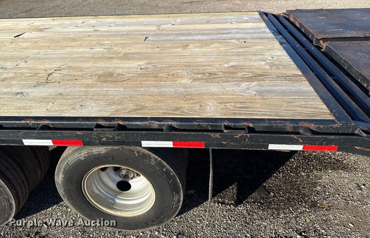 image for item EG2283 2015 PJ Trailers equipment trailer