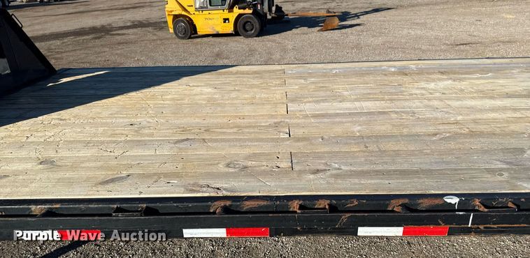 image for item EG2283 2015 PJ Trailers equipment trailer