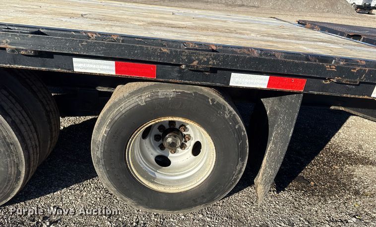 image for item EG2283 2015 PJ Trailers equipment trailer