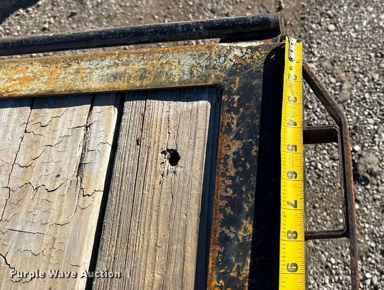 image for item EG2305 2013 Carry-On utility trailer