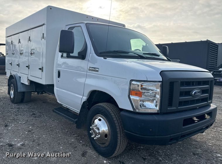 image for item EG2319 2018 Ford E450 Super Duty refrigerated truck