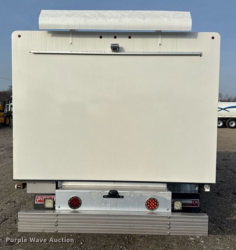 image for item EG2319 2018 Ford E450 Super Duty refrigerated truck