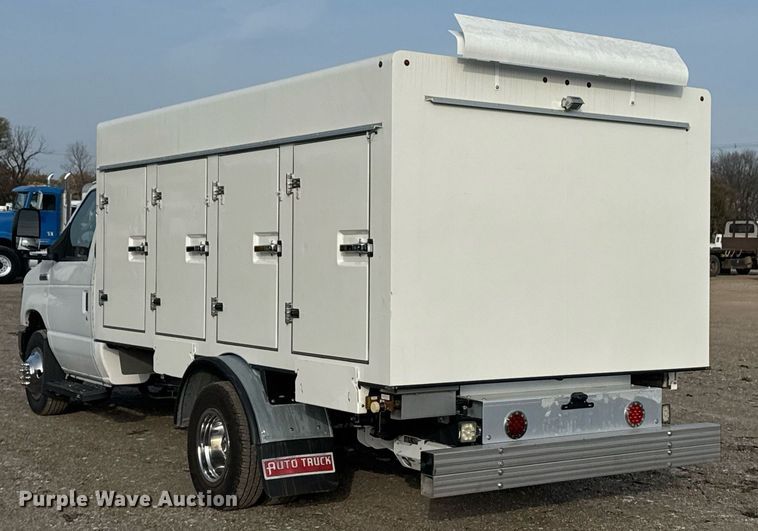 image for item EG2319 2018 Ford E450 Super Duty refrigerated truck