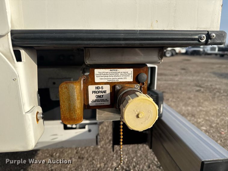 image for item EG2319 2018 Ford E450 Super Duty refrigerated truck