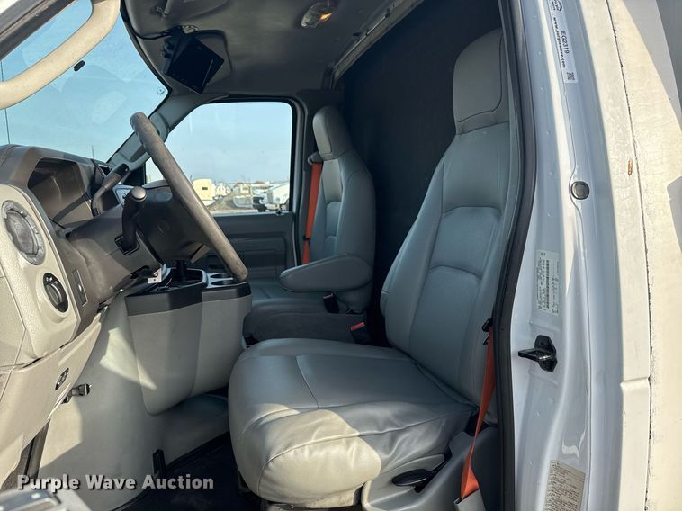 image for item EG2319 2018 Ford E450 Super Duty refrigerated truck