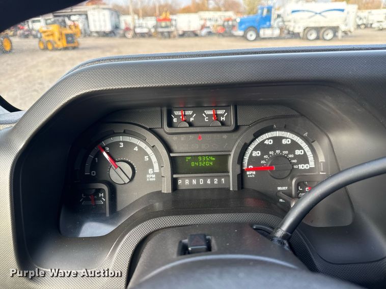 image for item EG2319 2018 Ford E450 Super Duty refrigerated truck