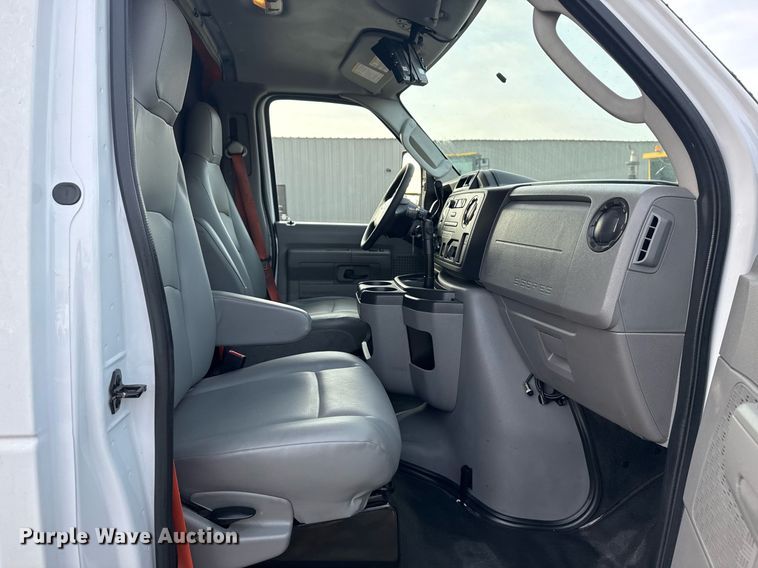 image for item EG2319 2018 Ford E450 Super Duty refrigerated truck