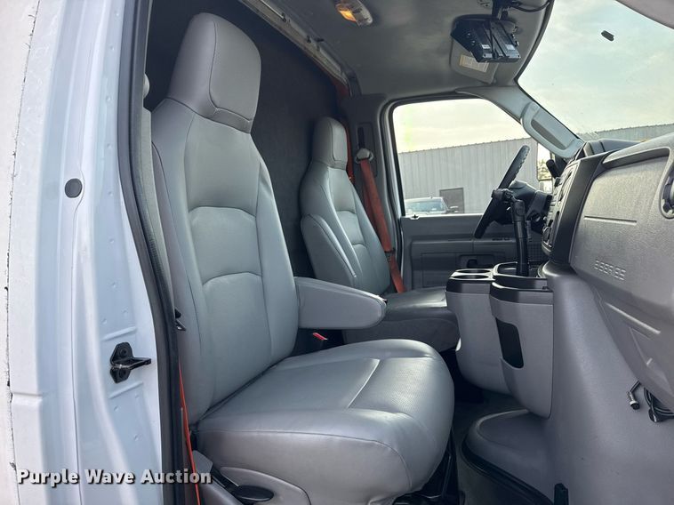 image for item EG2319 2018 Ford E450 Super Duty refrigerated truck