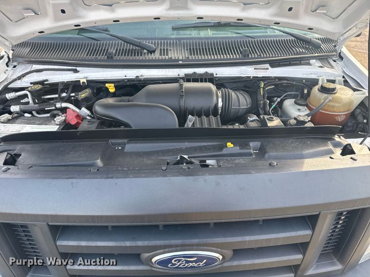 image for item EG2319 2018 Ford E450 Super Duty refrigerated truck