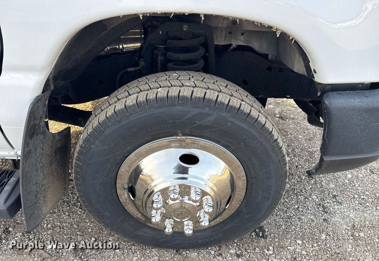 image for item EG2319 2018 Ford E450 Super Duty refrigerated truck