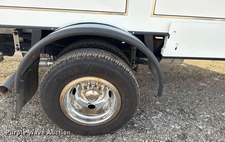 image for item EG2319 2018 Ford E450 Super Duty refrigerated truck