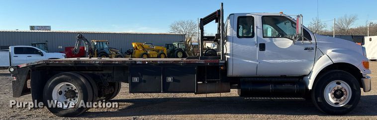 image for item EG2334 2006 Ford F750 Super Duty SuperCab flatbed truck