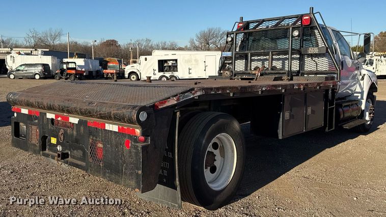 image for item EG2334 2006 Ford F750 Super Duty SuperCab flatbed truck