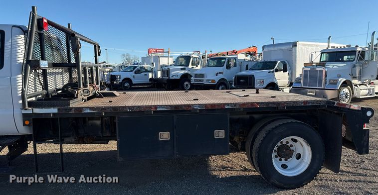 image for item EG2334 2006 Ford F750 Super Duty SuperCab flatbed truck