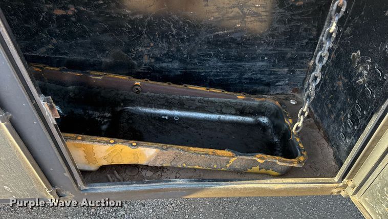 image for item EG2334 2006 Ford F750 Super Duty SuperCab flatbed truck