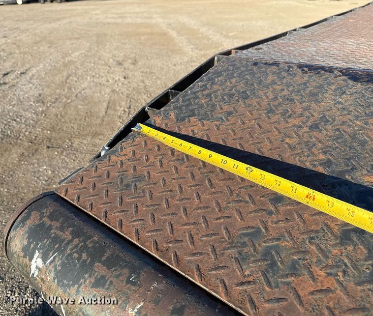 image for item EG2334 2006 Ford F750 Super Duty SuperCab flatbed truck