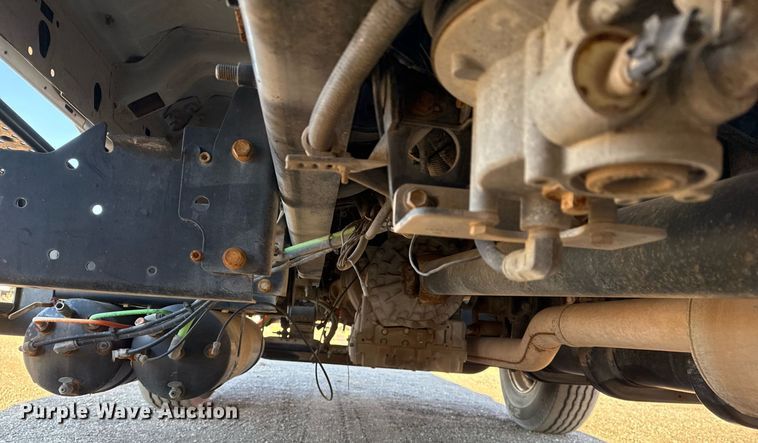 image for item EG2334 2006 Ford F750 Super Duty SuperCab flatbed truck