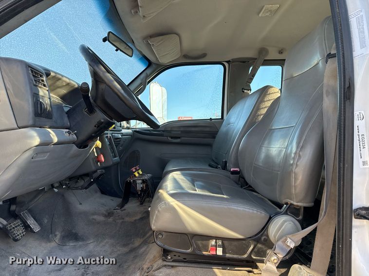 image for item EG2334 2006 Ford F750 Super Duty SuperCab flatbed truck