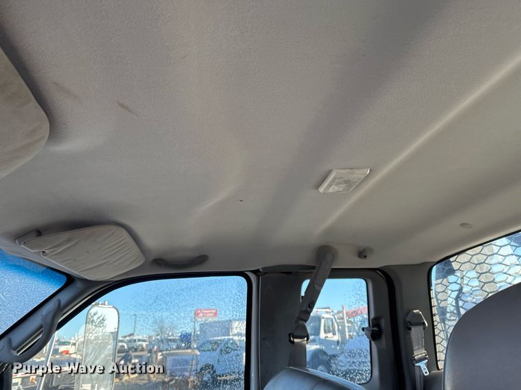 image for item EG2334 2006 Ford F750 Super Duty SuperCab flatbed truck