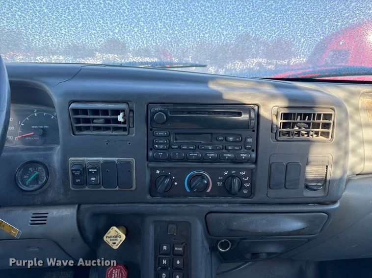 image for item EG2334 2006 Ford F750 Super Duty SuperCab flatbed truck