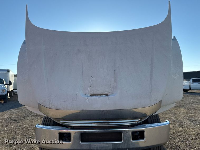 image for item EG2334 2006 Ford F750 Super Duty SuperCab flatbed truck