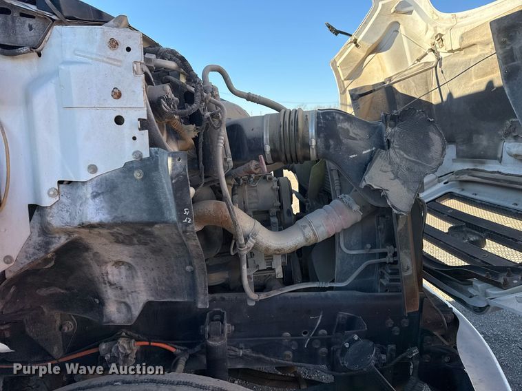 image for item EG2334 2006 Ford F750 Super Duty SuperCab flatbed truck