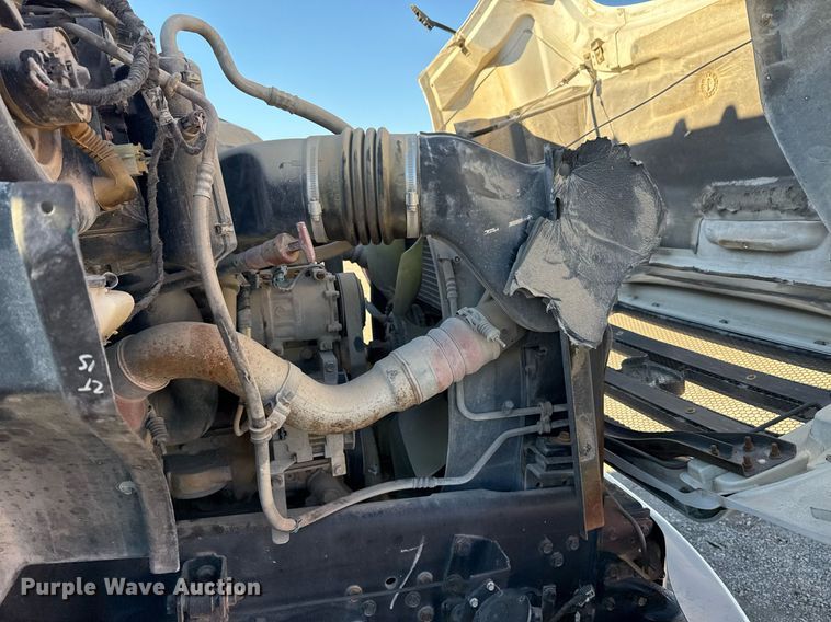 image for item EG2334 2006 Ford F750 Super Duty SuperCab flatbed truck