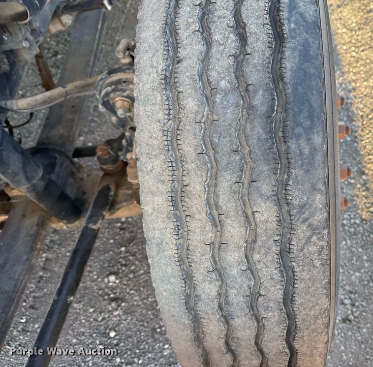 image for item EG2334 2006 Ford F750 Super Duty SuperCab flatbed truck