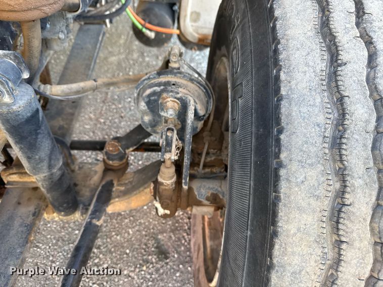 image for item EG2334 2006 Ford F750 Super Duty SuperCab flatbed truck