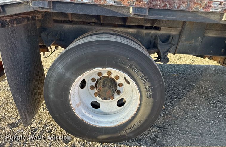 image for item EG2334 2006 Ford F750 Super Duty SuperCab flatbed truck