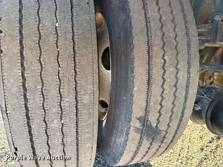 image for item EG2334 2006 Ford F750 Super Duty SuperCab flatbed truck