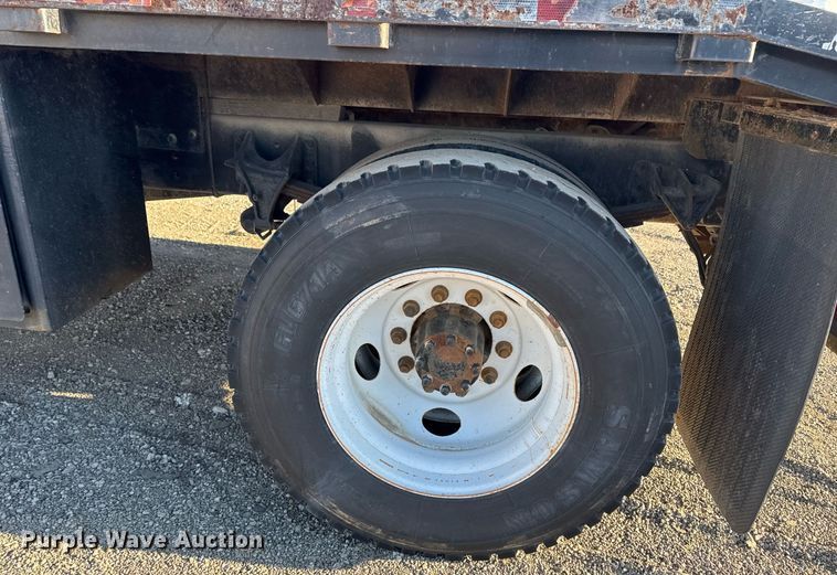 image for item EG2334 2006 Ford F750 Super Duty SuperCab flatbed truck