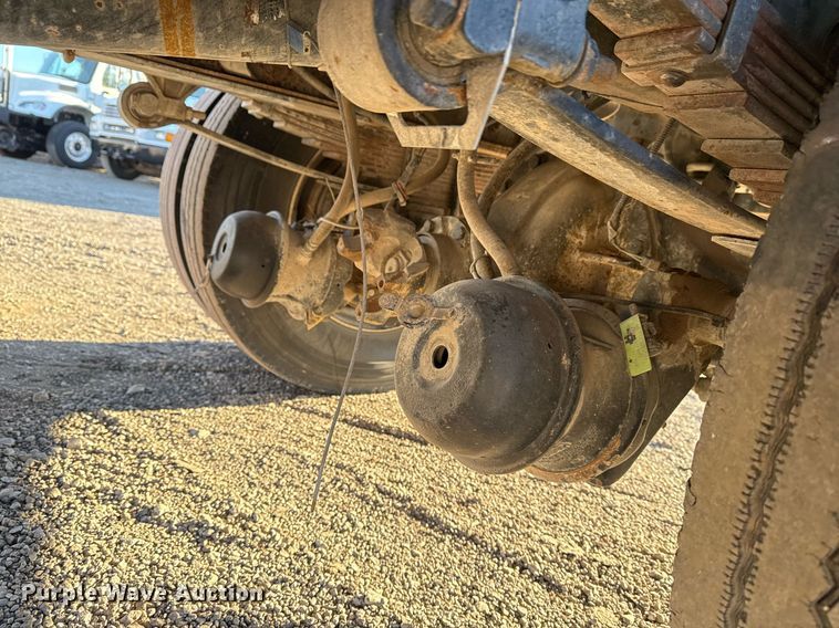 image for item EG2334 2006 Ford F750 Super Duty SuperCab flatbed truck